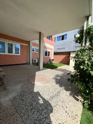 Villa duplex 10 chambres en location à Nukafu – 700 000 FCFA — photo 3