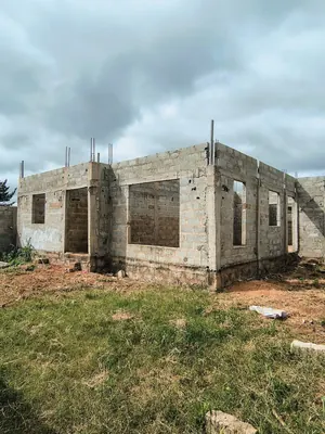 Vente d'une villa à Apessito, 2 chambres, 300 m², inachevée – 17 millions FCFA à débattre — photo 9