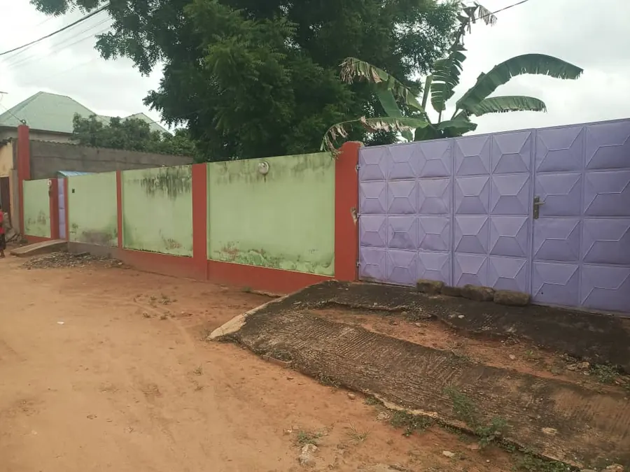 Maison 6 pièces en vente sur 1 lot à Amadahomé – 45 millions FCFA