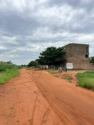 Terrain en vente à Kpala Avenyakè, proche de l'école Humilité et Respect – 9 millions FCFA — photo 3